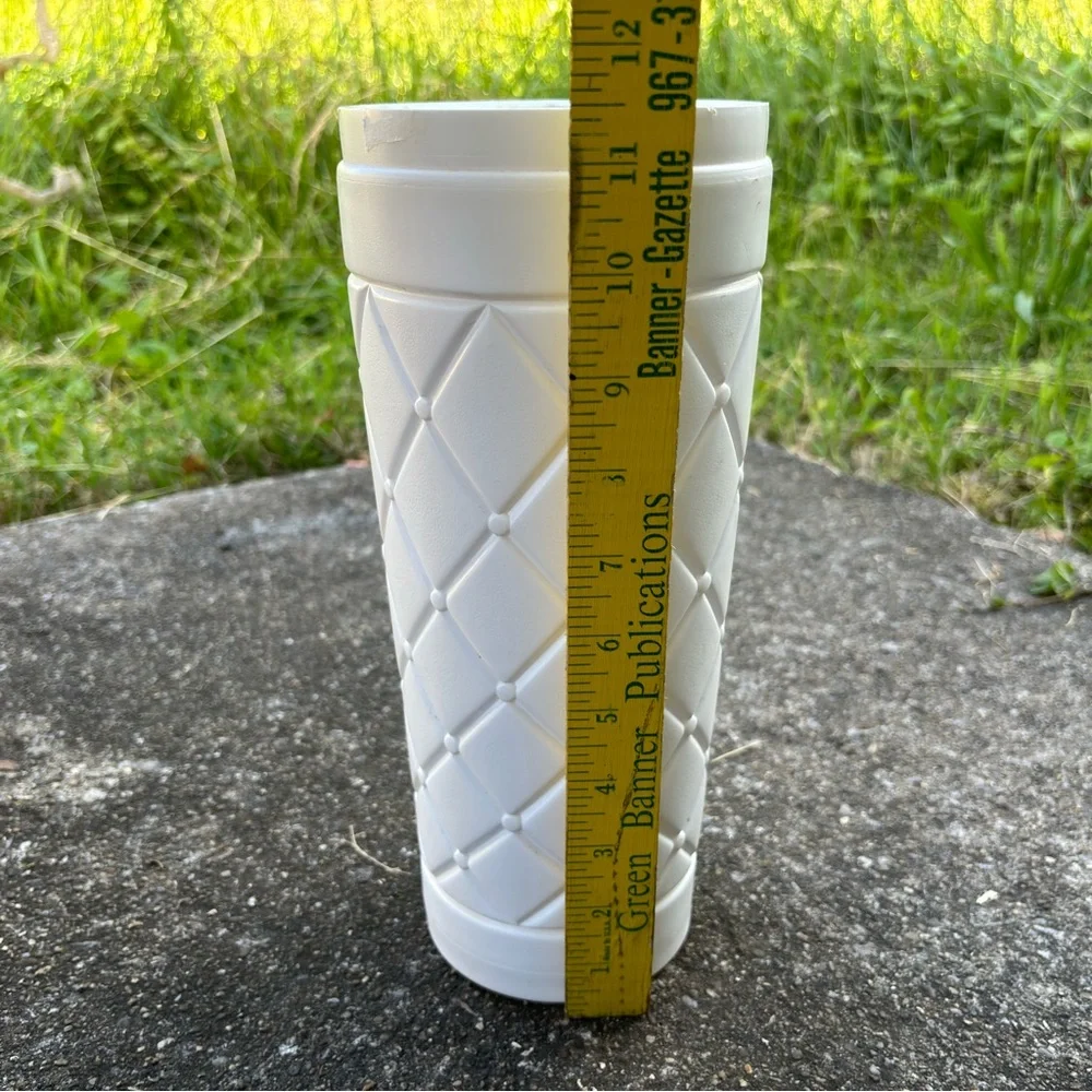 Vtg quilted design white retro toilet brush holder EUC